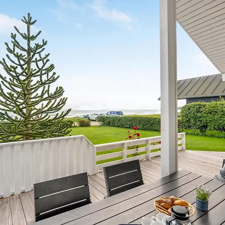 펜션 Beautiful Home In Bjert With Kitchen Sønder Bjert