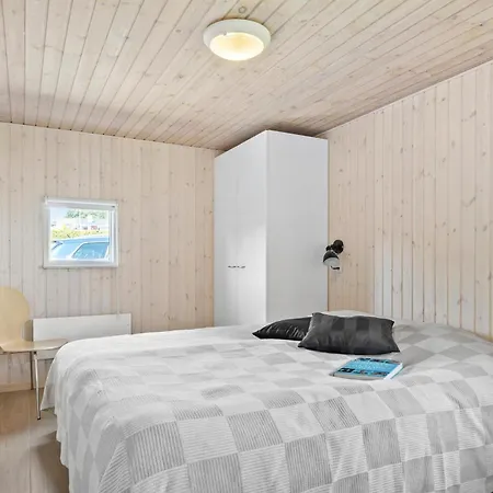 Beautiful In Bjert With Kitchen * Sonder Bjert