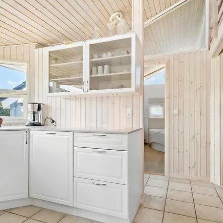 펜션 Beautiful Home In Bjert With Kitchen